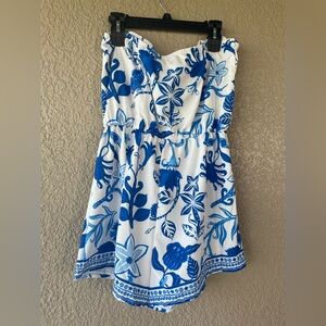 🔹EXCELLENT CONDITION🔹Blue and White Floral Strapless Romper🔹